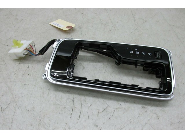 2014-2016 KIA CADENZA OEM FRONT CENTER GEAR INDICATOR TRIM 