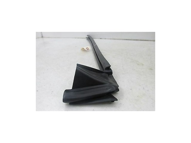 2009-2016 VOLKSWAGEN CC OEM RIGHT FRONT PASSENGER MOLDING INNER WEATHERSTRIP