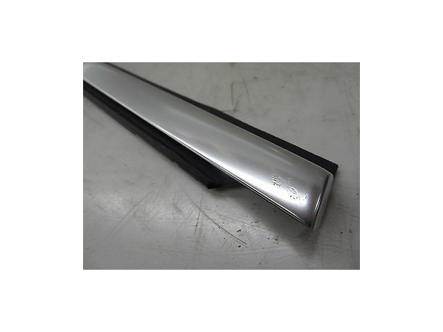 2009-2016 VOLKSWAGEN CC OEM RIGHT REAR DOOR EXTERIOR WEATHERSTRIP SEAL MOLDING