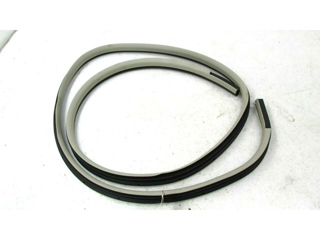 2011-2015 LINCOLN MKX OEM RIGHT REAR DOOR ON BODY WEATHERSTRIP SEAL             