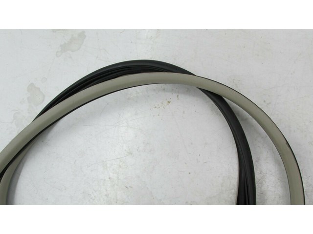 2011-2015 LINCOLN MKX OEM LEFT REAR DOOR ON BODY WEATHERSTRIP SEAL 