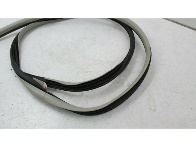 2011-2015 LINCOLN MKX OEM LEFT REAR DOOR ON BODY WEATHERSTRIP SEAL 