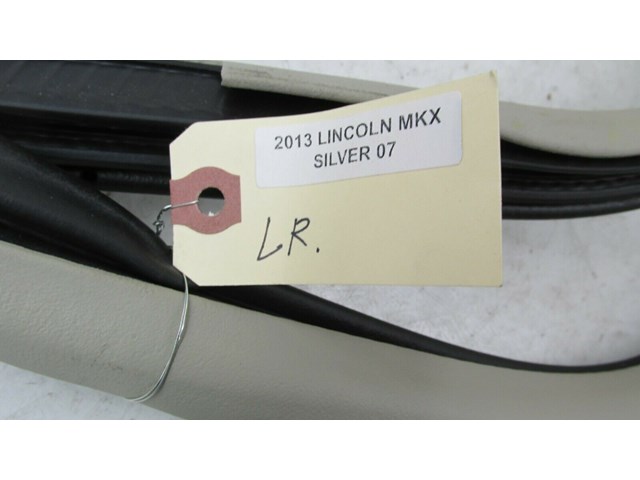 2011-2015 LINCOLN MKX OEM LEFT REAR DOOR ON BODY WEATHERSTRIP SEAL 