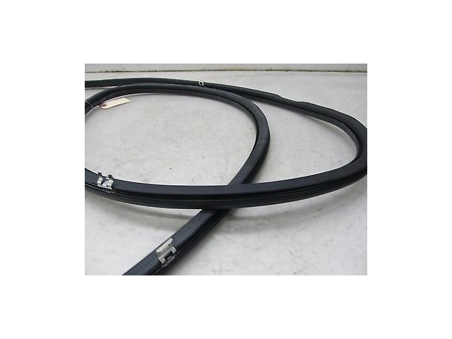 2006-2010 LEXUS IS250 XE20 OEM LEFT REAR DRIVER DOOR WEATHERSTRIP SEAL