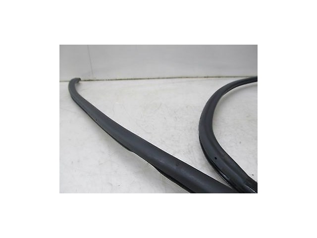 2006-2010 LEXUS IS250 XE20 OEM LEFT REAR DRIVER DOOR WEATHERSTRIP SEAL
