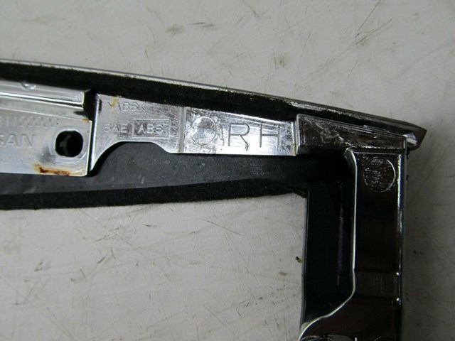 2009-2016 INFINITI FX35 QX70 OEM RIGHT OF CENTER CONSOLE TRIM BLACK AND CHROME