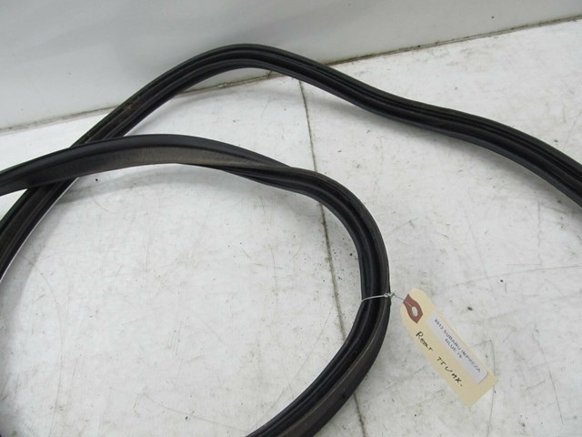 2010-2014 SUBARU IMPREZA WAGON OEM REAR TRUNK HATCH LIFTGATE WEATHERSTRIP SEAL