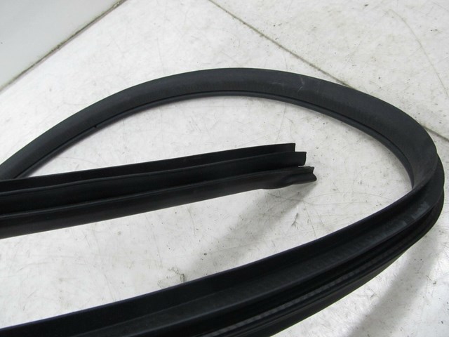 2010-2014 SUBARU IMPREZA WAGON OEM LEFT REAR DRIVER SIDE DOOR WEATHERSTRIP SEAL