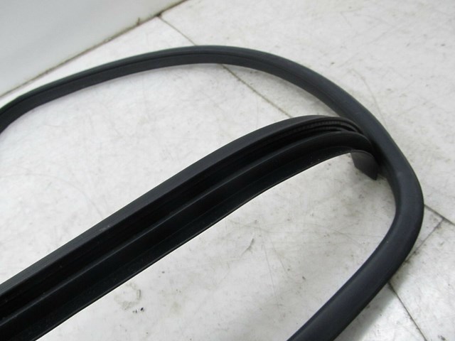 2010-2014 SUBARU IMPREZA WAGON OEM LEFT REAR DRIVER SIDE DOOR WEATHERSTRIP SEAL