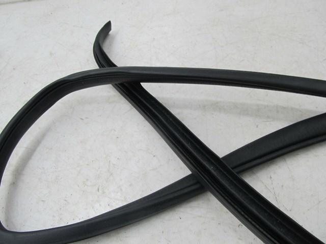 2010-2014 SUBARU IMPREZA WAGON OEM LEFT REAR DRIVER SIDE DOOR WEATHERSTRIP SEAL