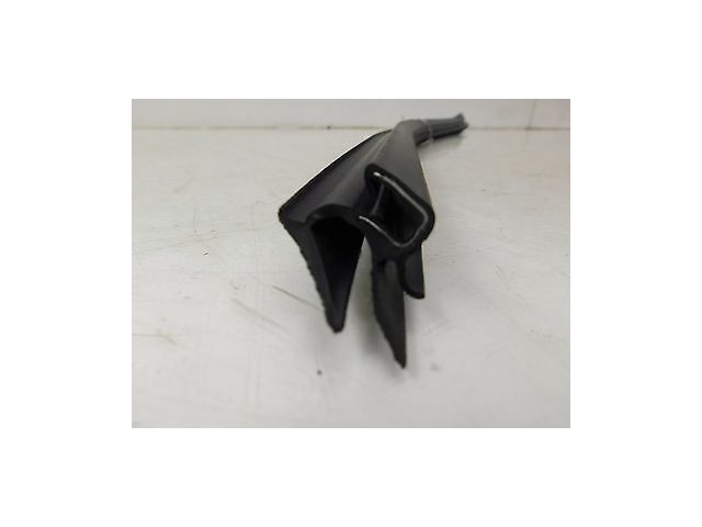 2008-2010 BMW 535i E60 OEM RIGHT FRONT DOOR WINDOW WEATHERING SEAL RUBBER STRIP