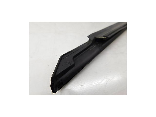 2011-2013 BMW 550i 535i F10 OEM RIGHT FRONT LOWER WINDOW WEATHERSTRIP RAIL SEAL