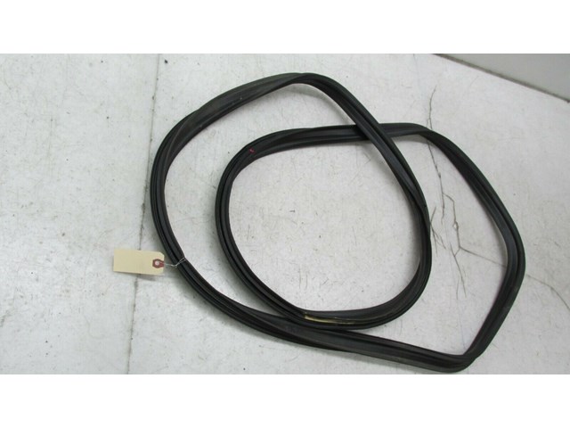 2014-2016 KIA CADENZA OEM REAR TRUNK AREA ON BODY WEATHERSTRIP SEAL 