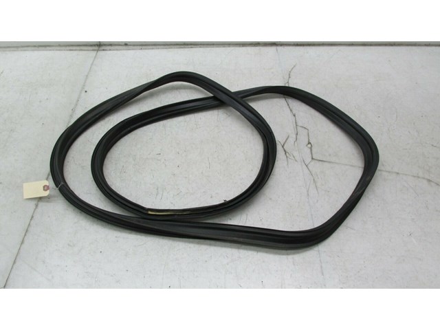 2014-2016 KIA CADENZA OEM REAR TRUNK AREA ON BODY WEATHERSTRIP SEAL 