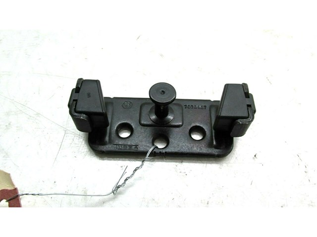2007-2011 BMW 328i E90 OEM REAR LOWER TRUNK CATCH LATCH STRIKER 