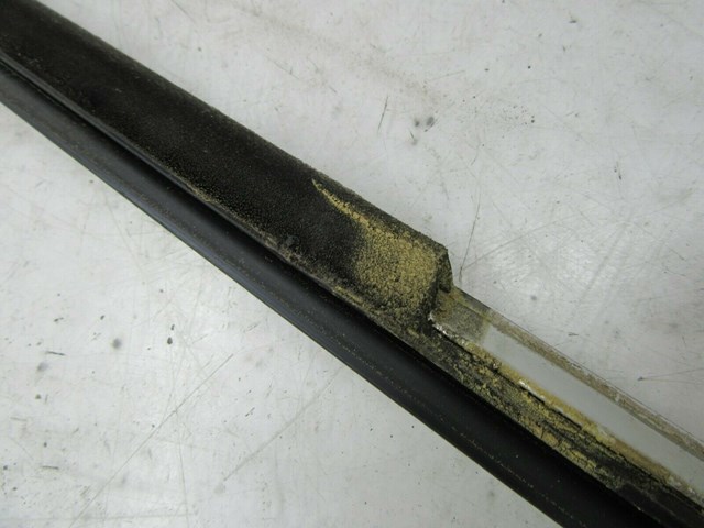 2007-2010 BMW X5 E70 OEM LEFT REAR DOOR WINDOW WEATHERSTRIP SEAL MOLDING TRIM