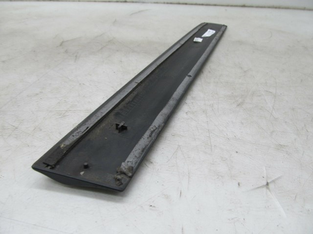 2006-2013 VOLVO C70 T5 OEM LEFT REAR QUARTER PANEL TRIM MOLDING 