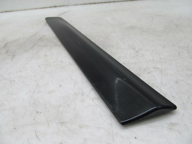 2006-2013 VOLVO C70 T5 OEM LEFT REAR QUARTER PANEL TRIM MOLDING 