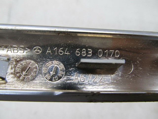 2007-2012 MERCEDES GL450 X164 OEM LEFT FRONT CENTER CONSOLE TRIM 