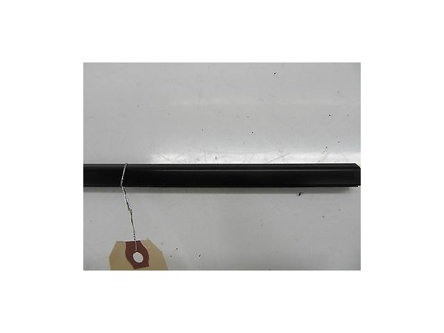2006-2007 BMW 530XI WAGON E61 OEM RIGHT FRONT DOOR LOWER WINDOW TRIM STRIP BLACK