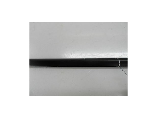 2006-2007 BMW 530XI WAGON E61 OEM RIGHT FRONT DOOR LOWER WINDOW TRIM STRIP BLACK