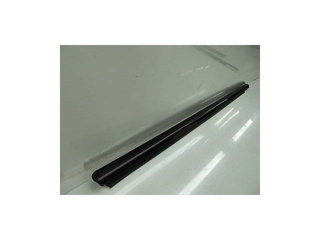 2003-2005 MERCEDES E320 WAGON W211 OEM RIGHT FRONT DOOR WINDOW TRIM MOLDING 