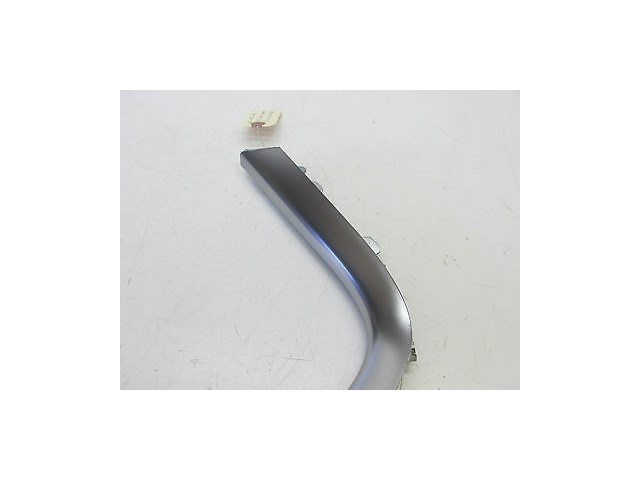 2006-2007 INFINITI M35 M45 OEM RIGHT FRONT CENTER CONSOLE TRIM SILVER COLOR 