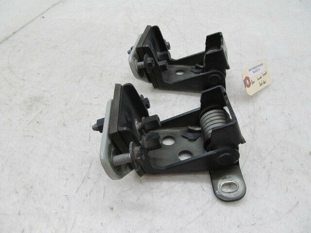 2003-2006 RANGE ROVER HSE OEM REAR TRUNK LOWER LATCHES 
