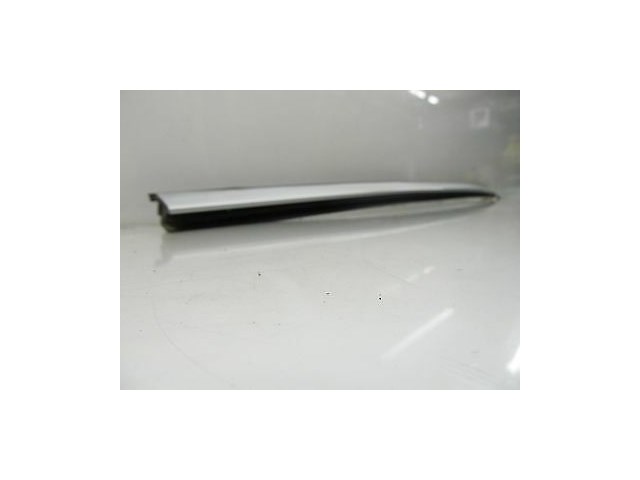 2003-2005 MERCEDES E320 WAGON W211 OEM RIGHT FRONT WINDSHIELD TRIM MOULDING