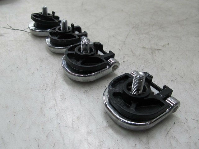  2003-2006 RANGE ROVER HSE OEM REAR TRUNK NET RING HOOKS 