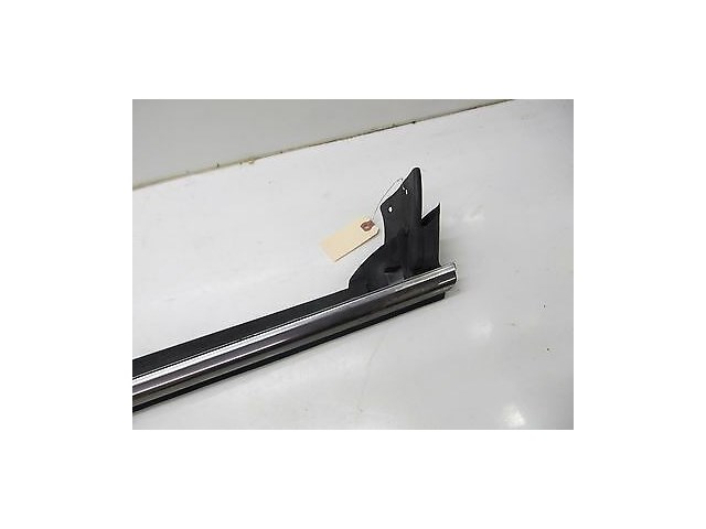 2004-2005 MERCEDES BENZ CLK500 W209 OEM RIGHT FRONT DOOR WINDOW MOLDING TRIM 