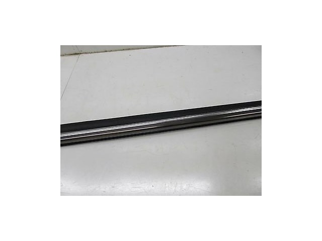 2004-2005 MERCEDES BENZ CLK500 W209 OEM RIGHT FRONT DOOR WINDOW MOLDING TRIM 