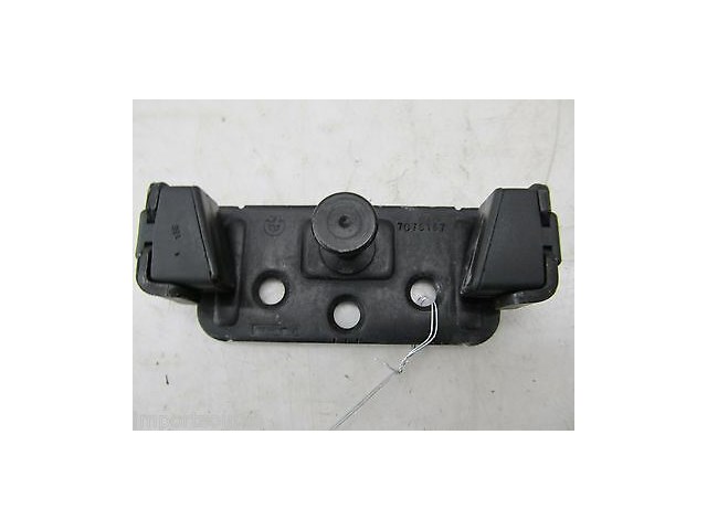 2007-2010 BMW 328I E92 COUPE OEM REAR TRUNK LOWER LATCH STRIKER 7078167