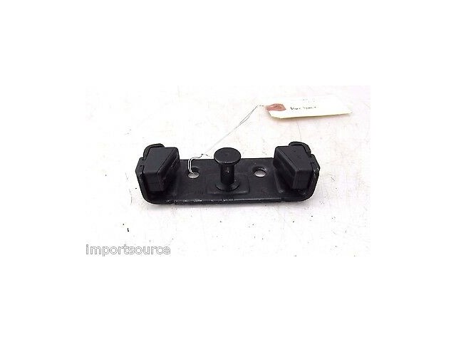 2007-2010 BMW 328I E92 COUPE OEM REAR TRUNK LOWER LATCH STRIKER 7078167