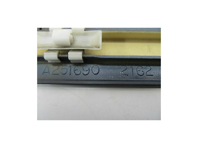 2006-2009 MERCEDES R350 W251 OEM LEFT FRONT DOOR EXTERIOR TRIM MOULDING