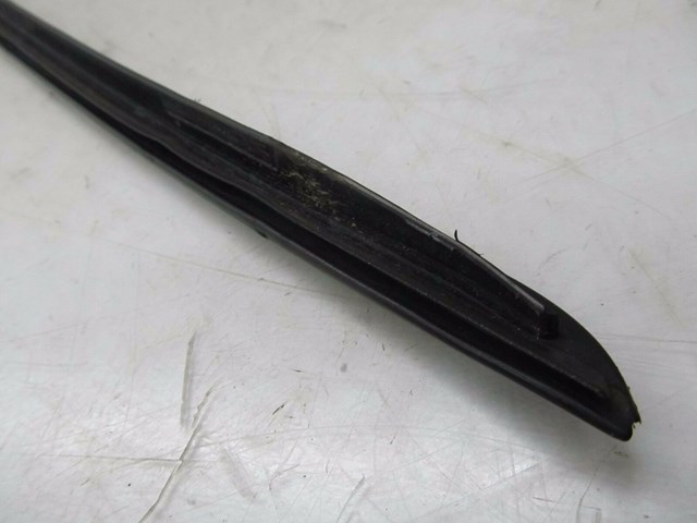 2004-2008 AUDI A8L W12 OEM LEFT FRONT WINDSHIELD WINDSHIELD TRIM SEAL