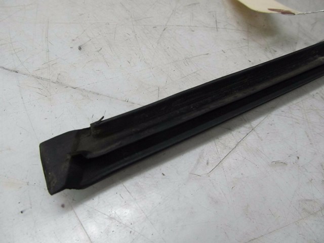 2004-2008 AUDI A8L W12 OEM LEFT FRONT WINDSHIELD WINDSHIELD TRIM SEAL