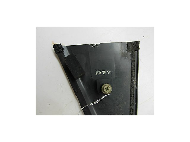 2006-2009 INFINITI M35 OEM RIGHT REAR EXTERIOR DOOR CORNER SASH GARNISH / TRIM