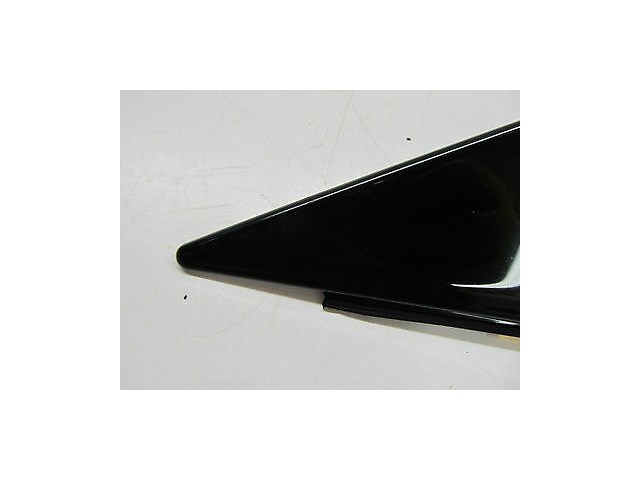 2006-2009 INFINITI M35 OEM RIGHT REAR EXTERIOR DOOR CORNER SASH GARNISH / TRIM