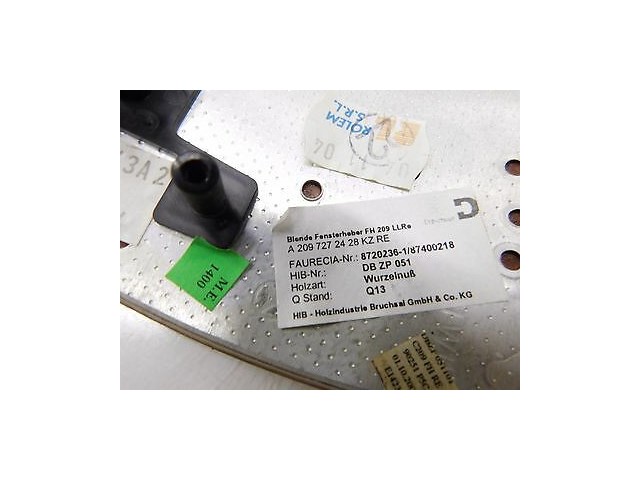 2004-2005 MERCEDES BENZ CLK500 W209 OEM RIGHT FRONT DOOR WINDOW SWITCH TRIM