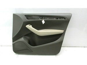 2009-2012 AUDI Q5 8R OEM RIGHT FRONT PASSENGER DOOR PANEL      