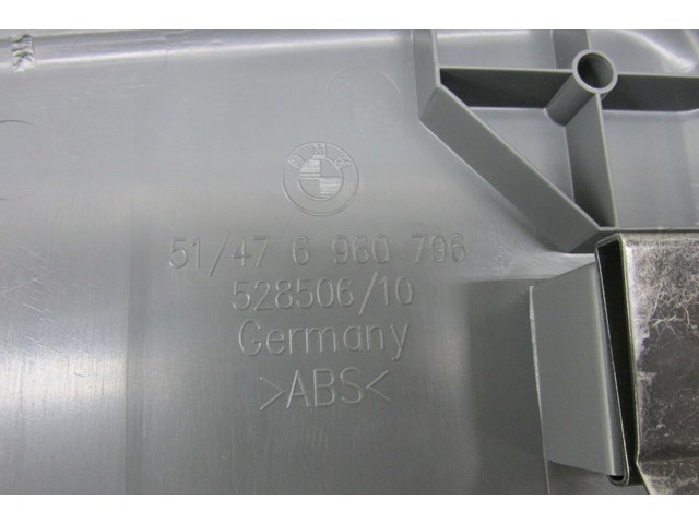  2009-2013 BMW 328i E93 LCI OEM RIGHT REAR PARTITION HINGE COVER PANEL   
