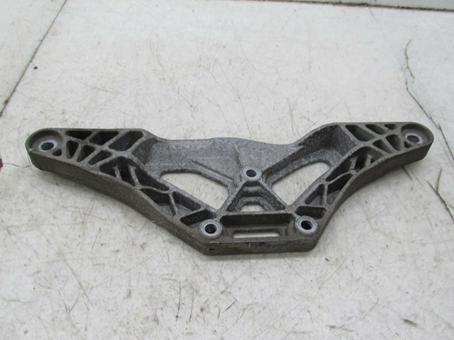 2005-2008 AUDI A6 C6 OEM REAR DIFFERENTIAL CARRIER MOUNT BRACKET 