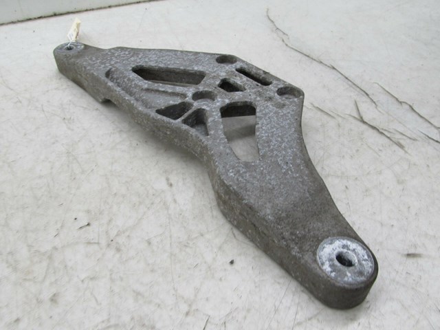 2005-2008 AUDI A6 C6 OEM REAR DIFFERENTIAL CARRIER MOUNT BRACKET 