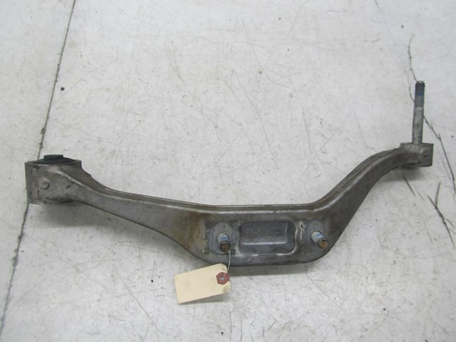 2003-2007 CHEVY SILVERADO OEM DIFF DIFFERENTIAL SUPPORT BRACKET 