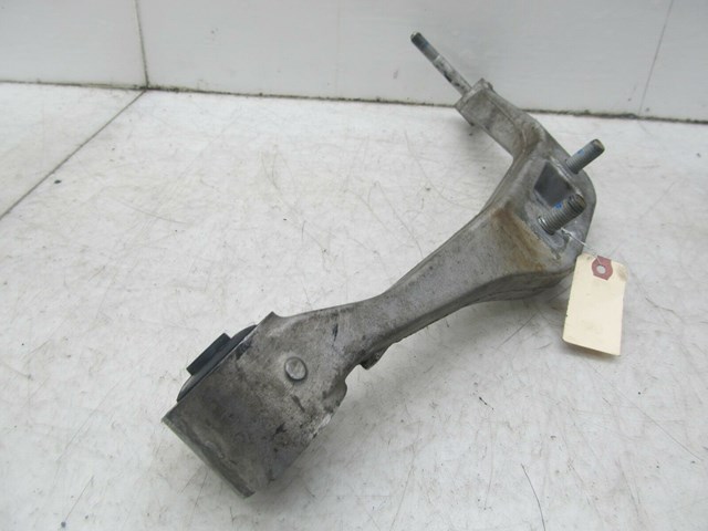 2003-2007 CHEVY SILVERADO OEM DIFF DIFFERENTIAL SUPPORT BRACKET 