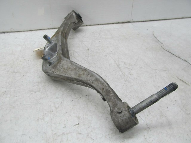 2003-2007 CHEVY SILVERADO OEM DIFF DIFFERENTIAL SUPPORT BRACKET 