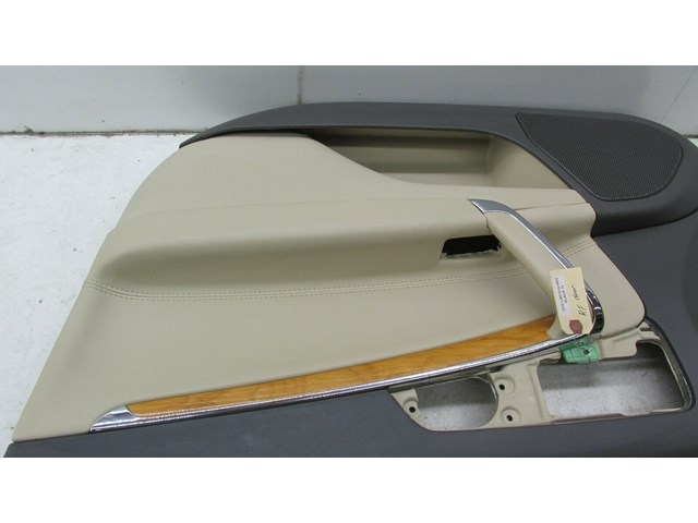 2010-2012 LINCOLN MKZ OEM RIGHT FRONT INTERIOR DOOR PANEL 