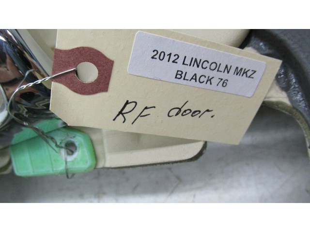 2010-2012 LINCOLN MKZ OEM RIGHT FRONT INTERIOR DOOR PANEL 