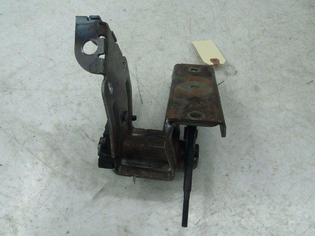 2004-2007 VOLKSWAGEN TOUAREG OEM FRONT CENTER E-BRAKE SUPPORT BRACKET 